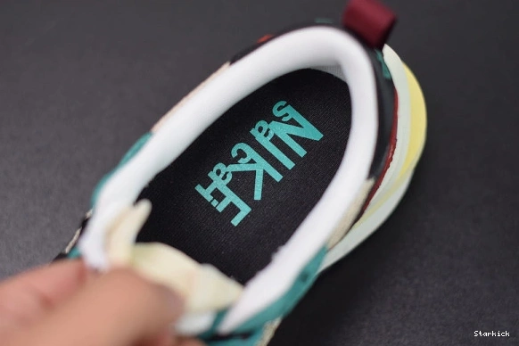   Red Vaporwaffle Green sacai Villain Neptune DD3035-200 Nike 0711